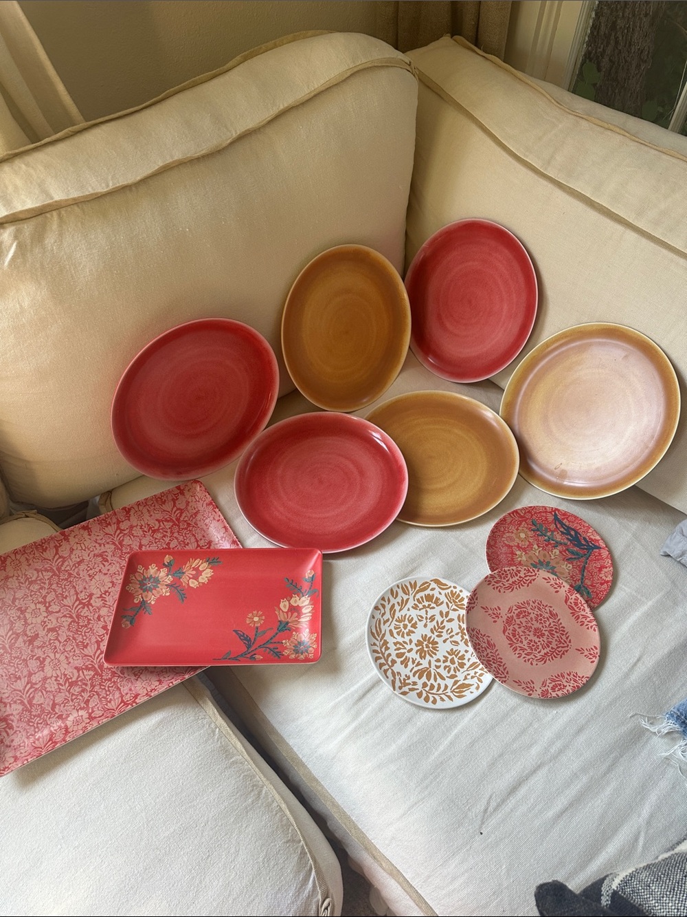 Set of Decorative Red and Mustard outdoor Plates platers New